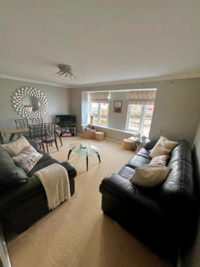 Majestic, modern & spacious harbour-view apartment with parking